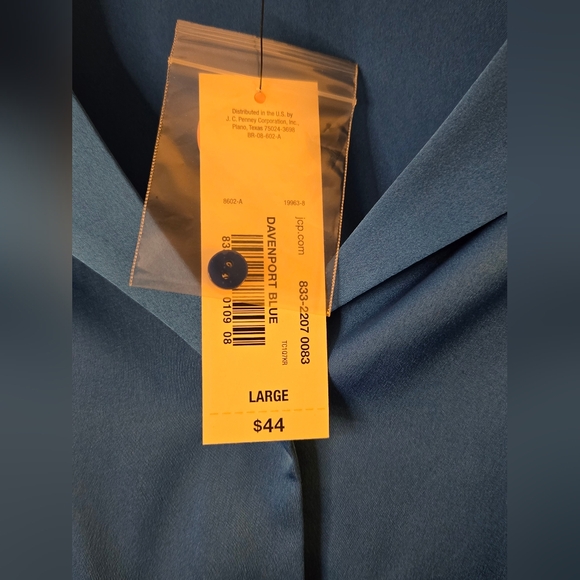 Women's Blouse - Picture 4 of 7